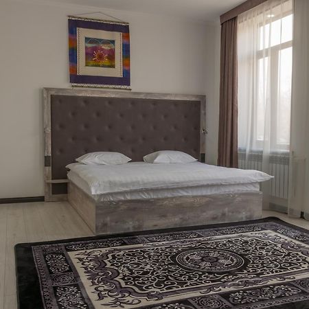 Гостевой дом Home Guest Residence Бишкек Экстерьер фото