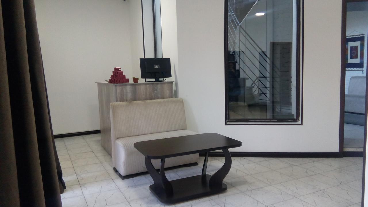 Гостевой дом Home Guest Residence Бишкек Экстерьер фото