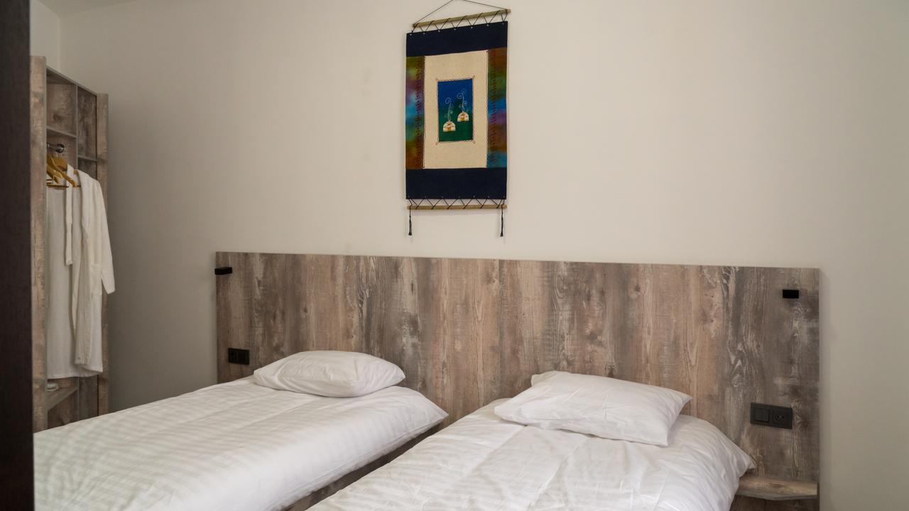 Гостевой дом Home Guest Residence Бишкек Экстерьер фото