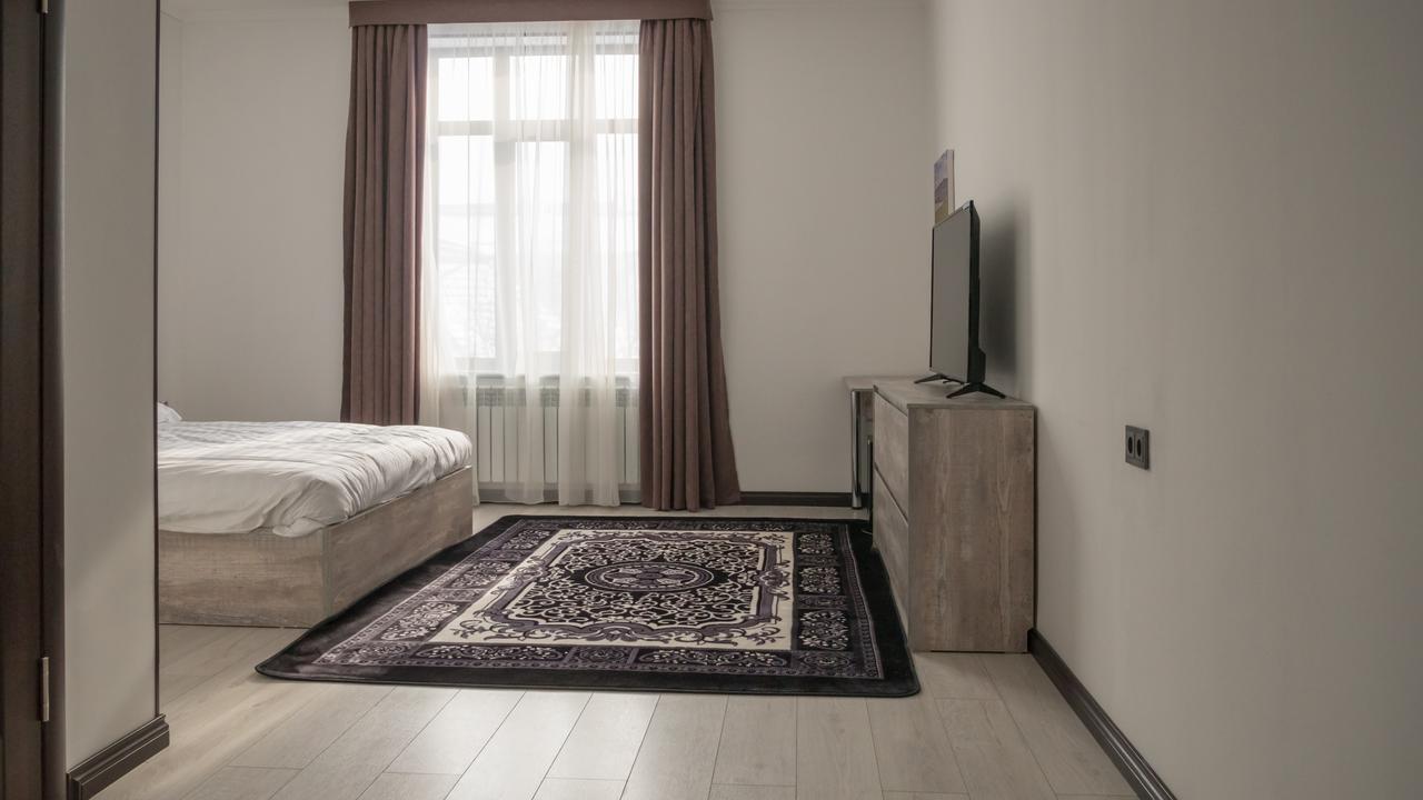 Гостевой дом Home Guest Residence Бишкек Экстерьер фото