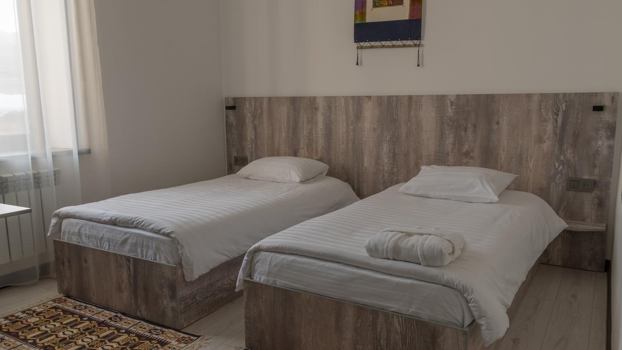Гостевой дом Home Guest Residence Бишкек Экстерьер фото